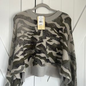 Camouflage Vintage Havana top. Size small.